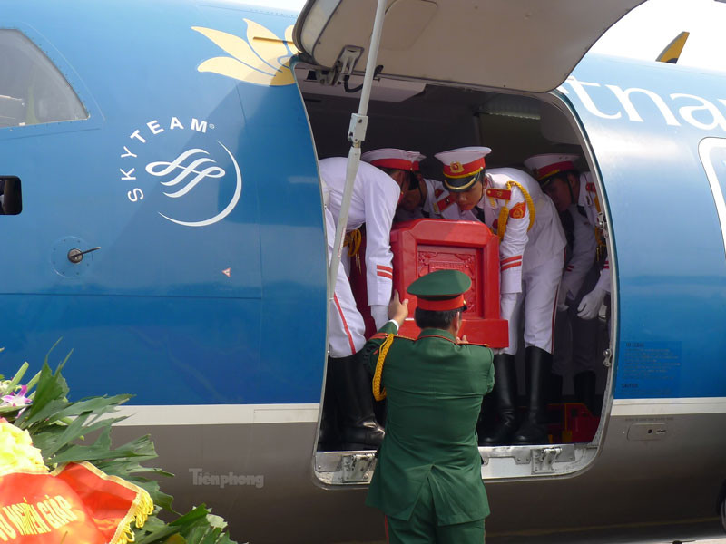 Clip tiễn đưa Đại tướng tại sân bay Nội Bài