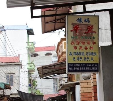 Xử lý nhà hàng treo biển hiệu chữ Trung Quốc