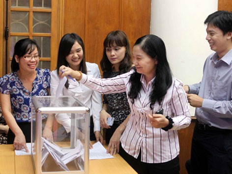 Bao giờ ngưng đấu thầu vàng?