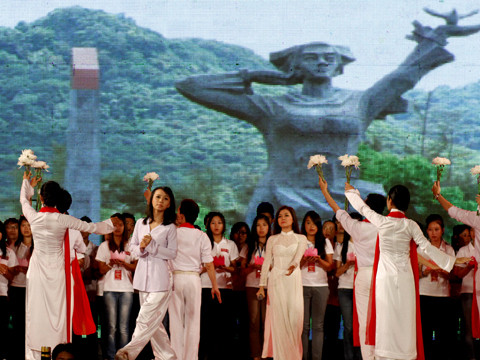 Hùng thiêng đêm giao lưu 'Về miền Đất Đỏ'