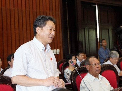 Cần kê khai tài sản vợ con quan chức