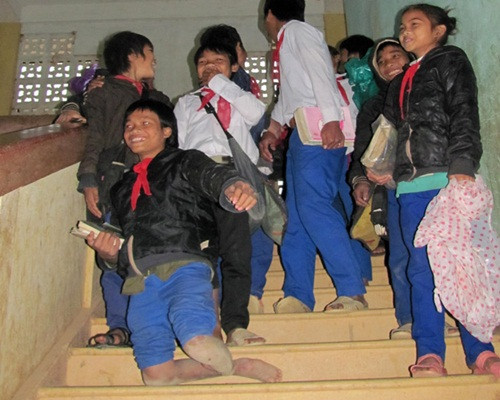 Cậu học trò Vân Kiều bị hoại tử đôi chân giàu nghị lực