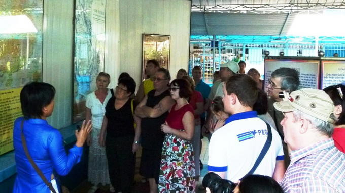 Lắp đặt bản đồ Hoàng Sa, Trường Sa tại 15 điểm