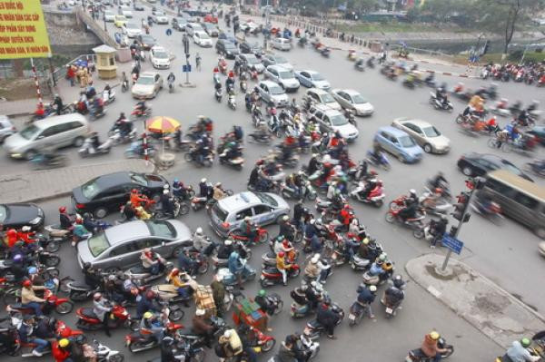 Hà Nội: Phân luồng phục vụ thi công cầu vượt Lê Văn Lương - Láng