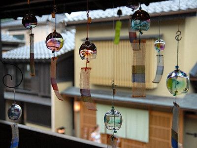 Nhà có nhiều... chuông gió