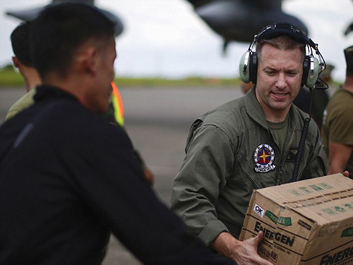 Mỹ điều thủy quân lục chiến giúp Phillipines