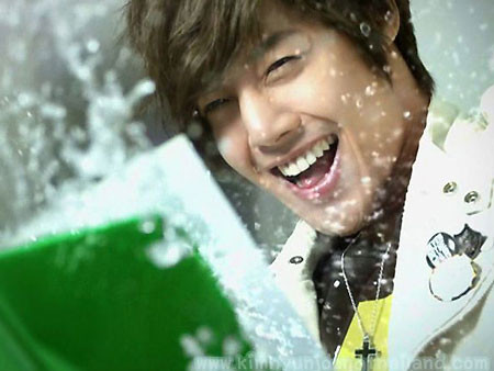 Kim Hyun Joong làm fan Việt phát sốt