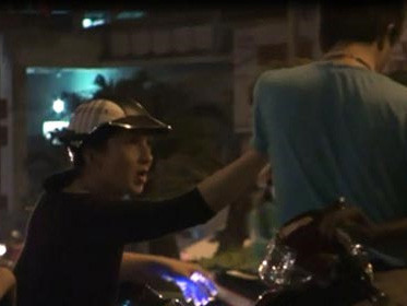 Gài bẫy 'Tây mồ côi'