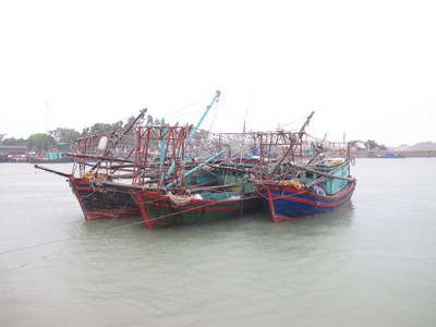 Cứu 41 người trên bè bị trôi dạt