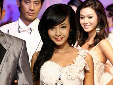 Chân dài 12 tuổi VN khiến dân mạng Trung Quốc phát 'sốt'