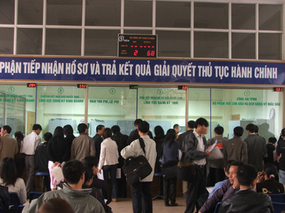 Qua ba số nhà, thư đi một tháng