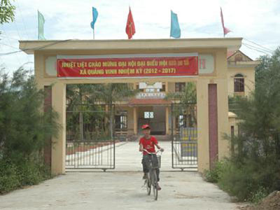 Bi hài chuyện một xã có...500 cán bộ