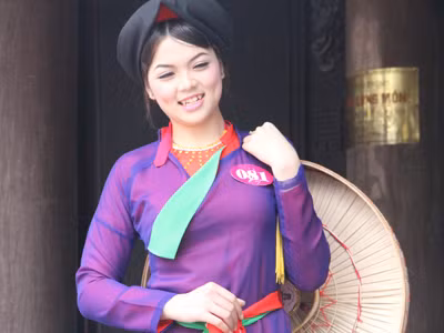 Người đẹp Kinh Bắc đằm thắm trong trang phục quan họ