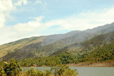 Dập tắt cháy rừng Bắc Biển Hồ