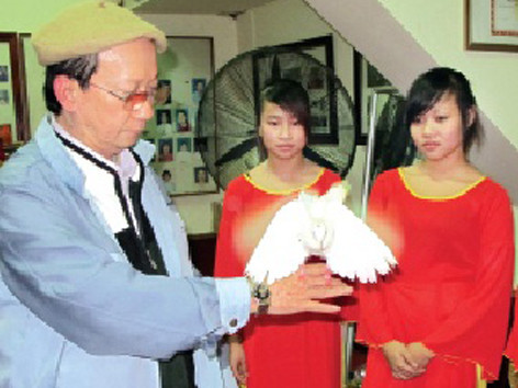 Ông hoàng bồ câu và bolero