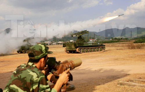 Tổ hợp phòng không rực trời gầm thét