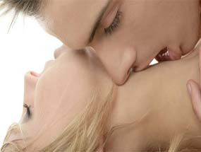 Hôn vợ không say đắm như hôn người yêu