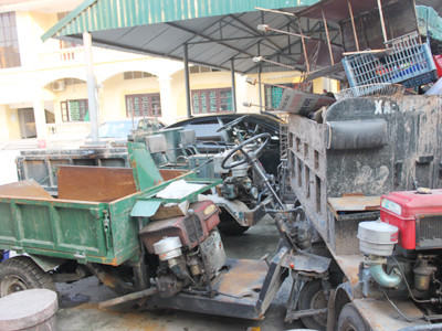 Xe 'bọ xít' rít khắp làng