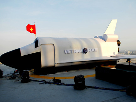 'Tàu vũ trụ' trên tòa nhà cao nhất Sài Gòn