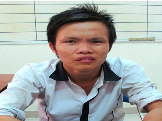 Lại một sinh viên bị đâm chết trước cổng trường