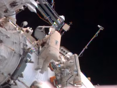 Nhà du hành ‘già’ nhất thế giới