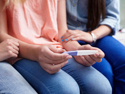 Que thử giới tính thai nhi giá bạc triệu vẫn tràn lan