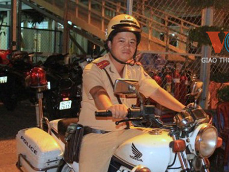 Cảnh sát giao thông tóm gọn đối tượng cướp iPhone 5S