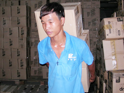 Hào Anh khi còn làm bốc vác. Ảnh: Duy Khang