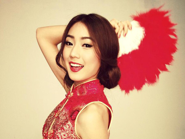 Hot girl Thái xinh đẹp, giống Angela Phương Trinh