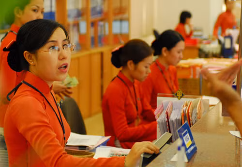 Các ngân hàng trả lương nhân viên thế nào?