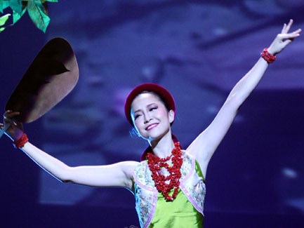 Đắm say trong đêm “Sen” của Linh Nga