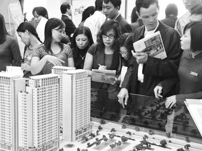 Bi hài DN địa ốc 'cầu cứu' cổ đông