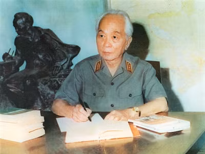 Tướng Giáp được giao lãnh đạo đội quân giải phóng như thế nào?
