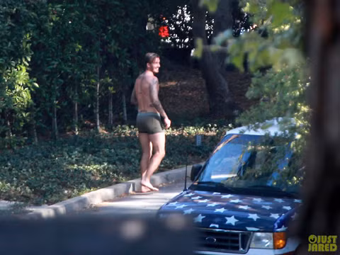 David Beckham lộ ảnh hậu trường chụp đồ lót