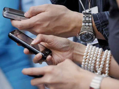 Bị đình chỉ thi vì... nhận lời chúc may mắn