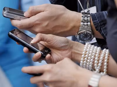 Bị đình chỉ thi vì... nhận lời chúc may mắn