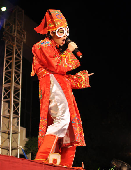 Táo SV Thùy Liên trên sân khấu