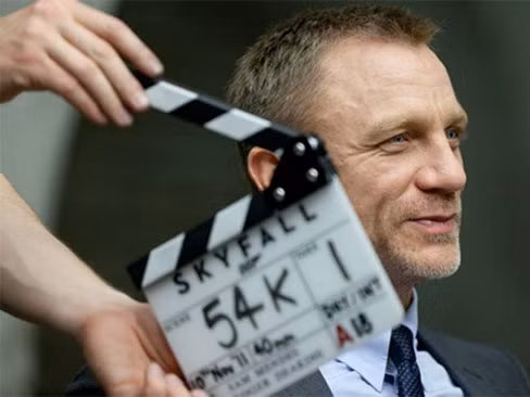 Điệp viên 007- James Bond trở lại