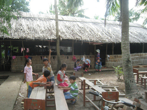 Lớp học đặc biệt giữa rừng U Minh Thượng