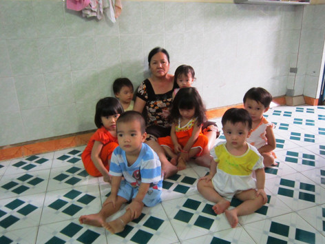 Nhà trẻ không phép đóng cửa, các bé đi đâu?