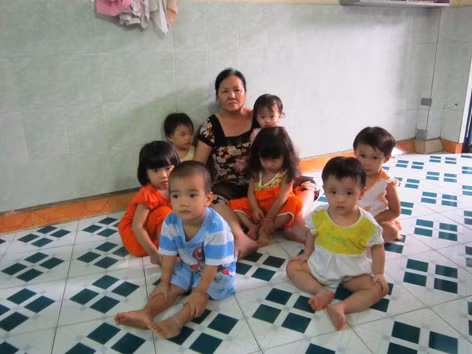 Nhà trẻ không phép đóng cửa, các bé đi đâu?