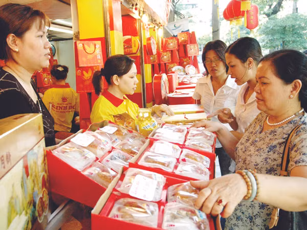 Đồng loạt kiểm tra bánh Trung thu