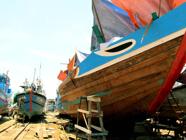 Ra Hoàng Sa làm dịch vụ