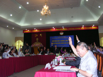 Biểu quyết thông qua danh sách 182 ứng viên đại biểu Quốc hội của các cơ quan trung ương	Ảnh: Hà Nhân