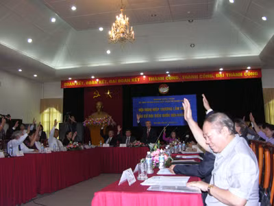 Biểu quyết thông qua danh sách 182 ứng viên đại biểu Quốc hội của các cơ quan trung ương	Ảnh: Hà Nhân