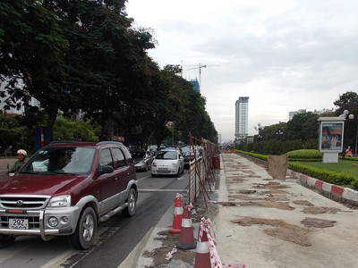 Đào đường nhựa, phủ bê tông