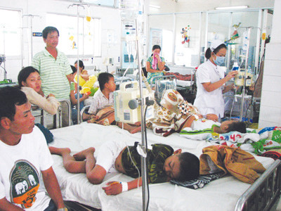 Trẻ mắc bệnh tay chân miệng đang điều trị tại bệnh viện Nhi Đồng 1 TP Hồ Chí Minh. Ảnh: Lê Nguyễn