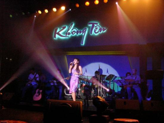 Cát-xê 'ca sĩ phòng trà' bao nhiêu mỗi đêm?