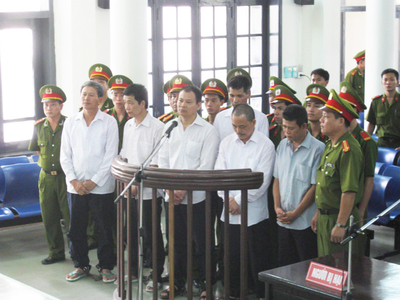 Phương Linh Hột cùng đồng phạm tại phiên tòa sơ thẩm