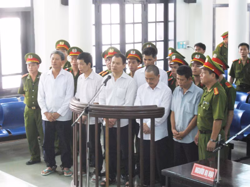 Phương Linh Hột cùng đồng phạm tại phiên tòa sơ thẩm